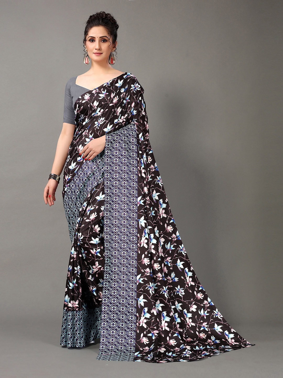 

Shaily Floral Printed Saree, Black