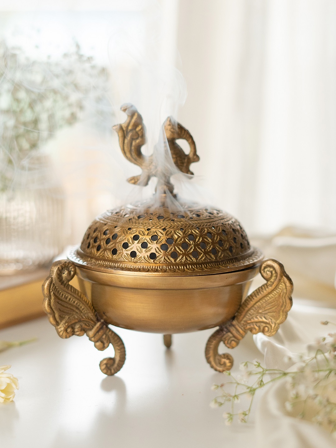 

Ritualistic Gold-Toned Sanchi Loban Brass Dhoop Dani Pooja Essentials