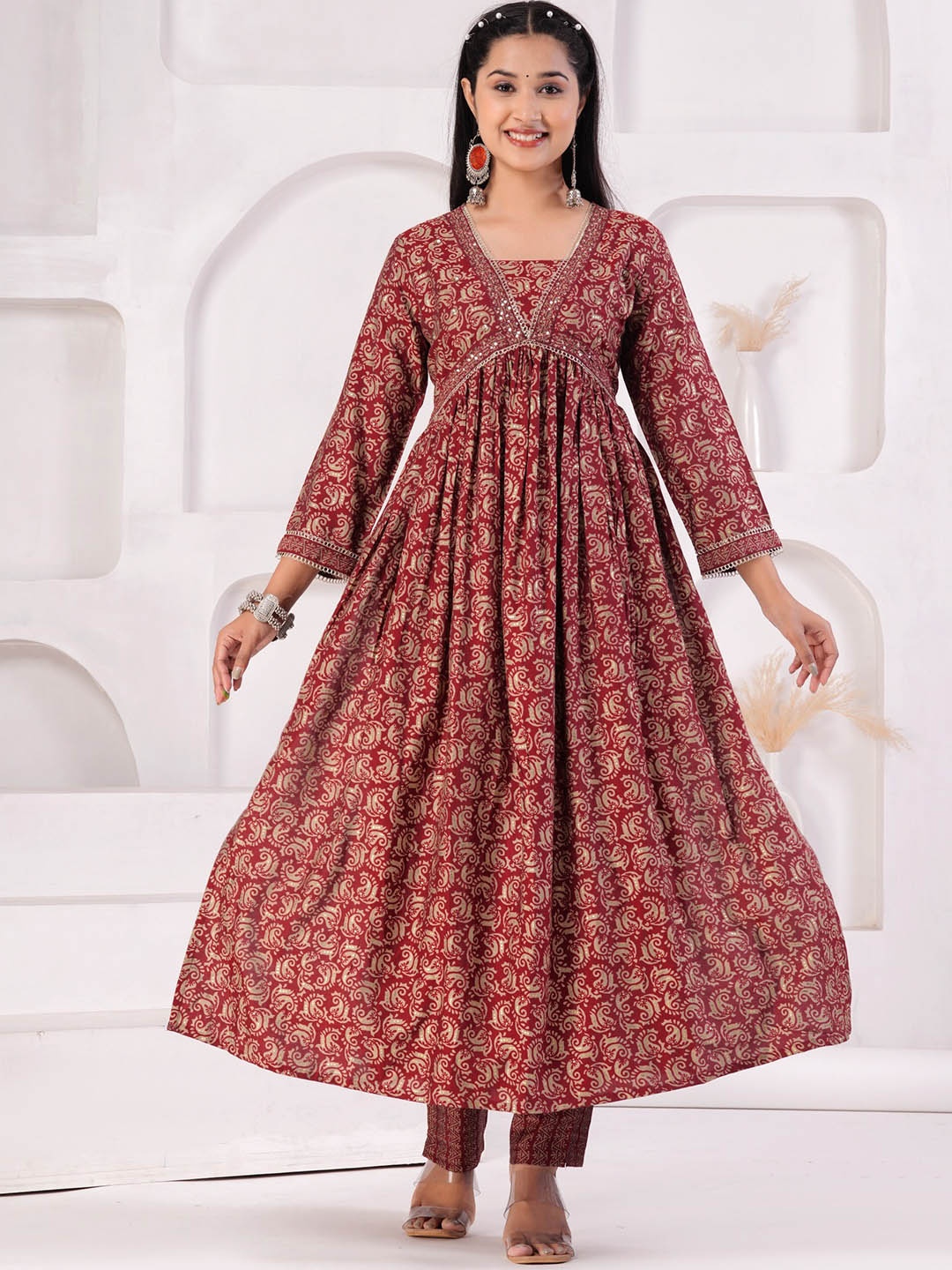 

DHROOV TARA Floral Printed Chanderi Silk Kurta with Trousers, Maroon