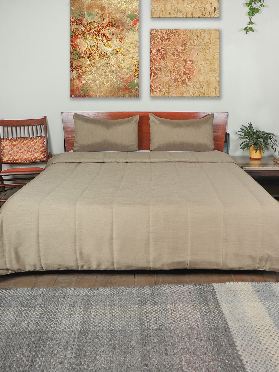 

ZEBA Beige Quilted AC Room 500 GSM Double Bed Quilt with 2 Pillow Covers
