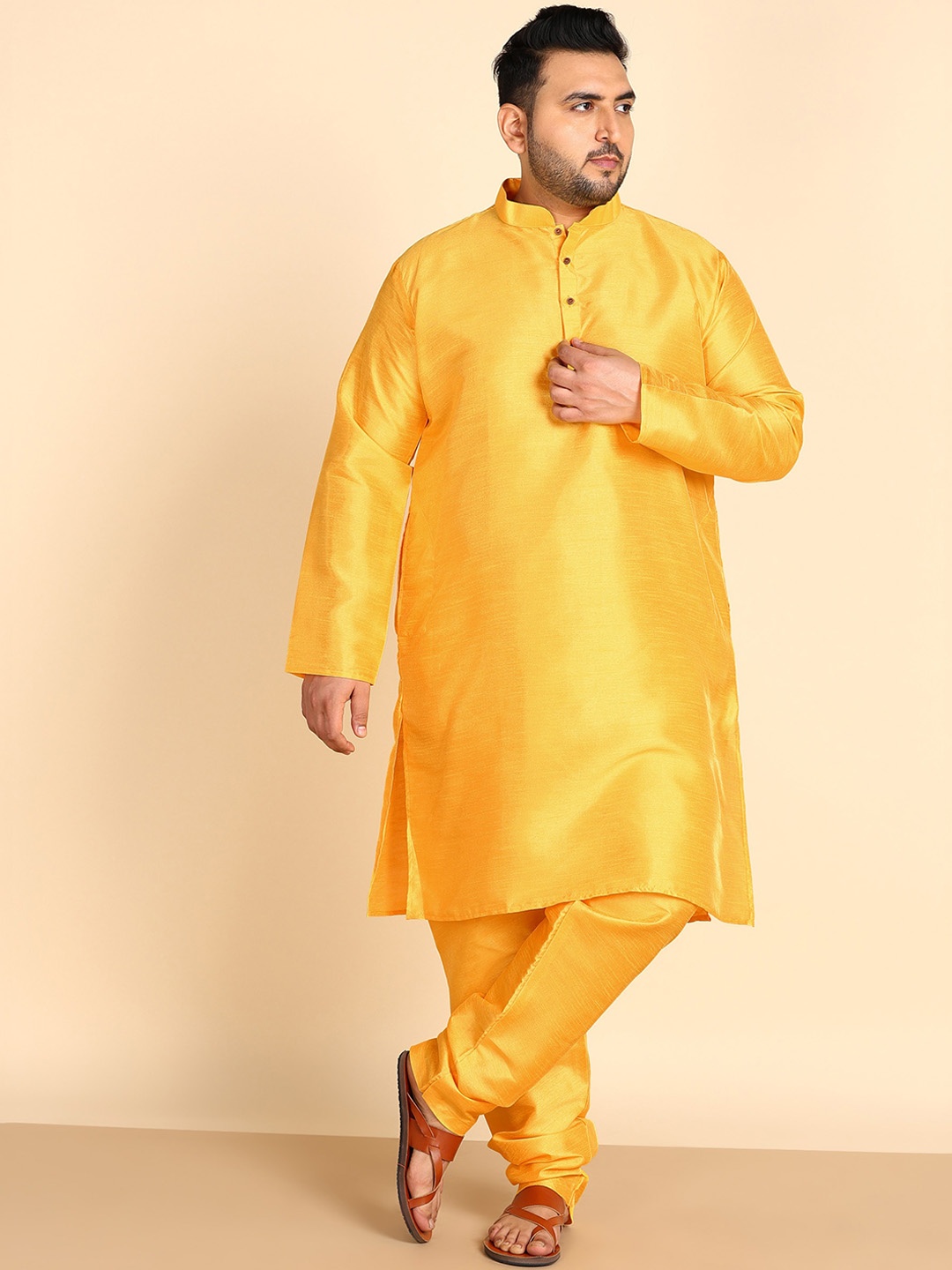 

Sztori Plus Size Mandarin Collar Regular Kurta with Pyjamas, Yellow