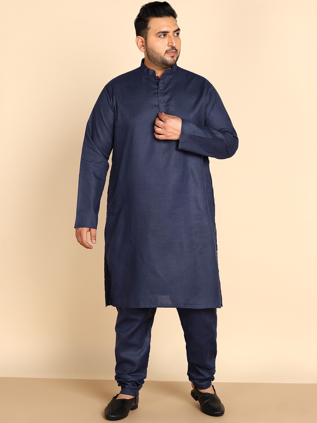 

Sztori Plus Size Mandarin Collar Regular Kurta with Pyjamas, Navy blue