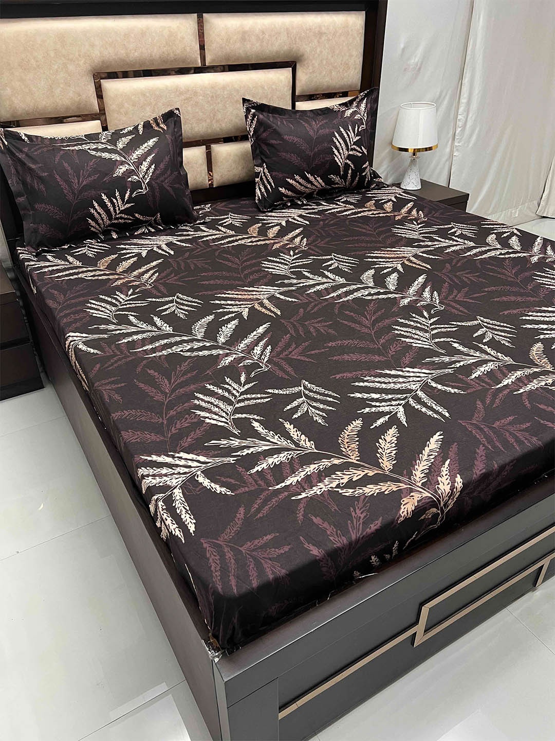

Pure Decor Brown & Beige Floral Printed Fitted 180 TC King Bedsheet With 2 Pillow Covers