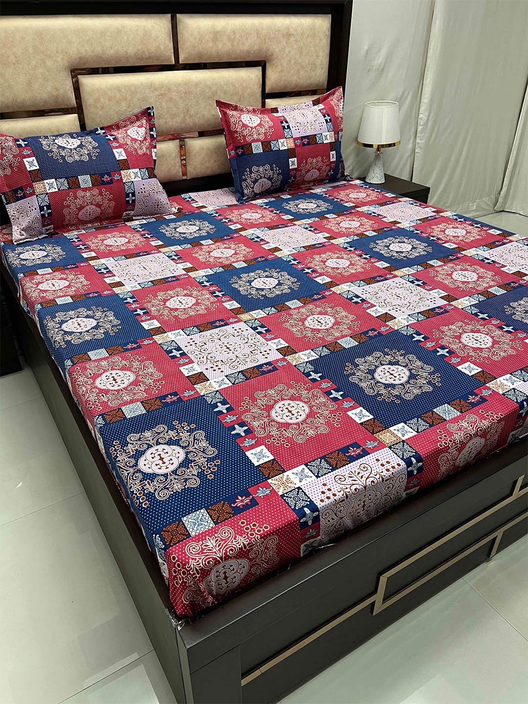 

Pure Decor Red & Blue Geometric Printed Fitted 180 TC King Bedsheet With 2 Pillow Covers