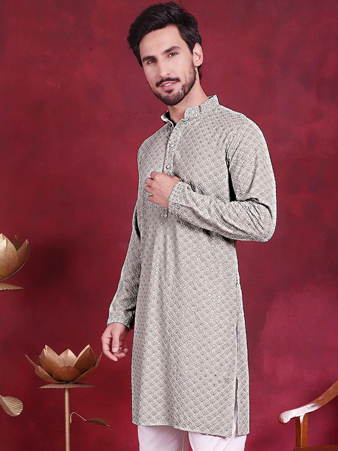 

Jompers Men Green Floral Embroidered Sequinned Kurta