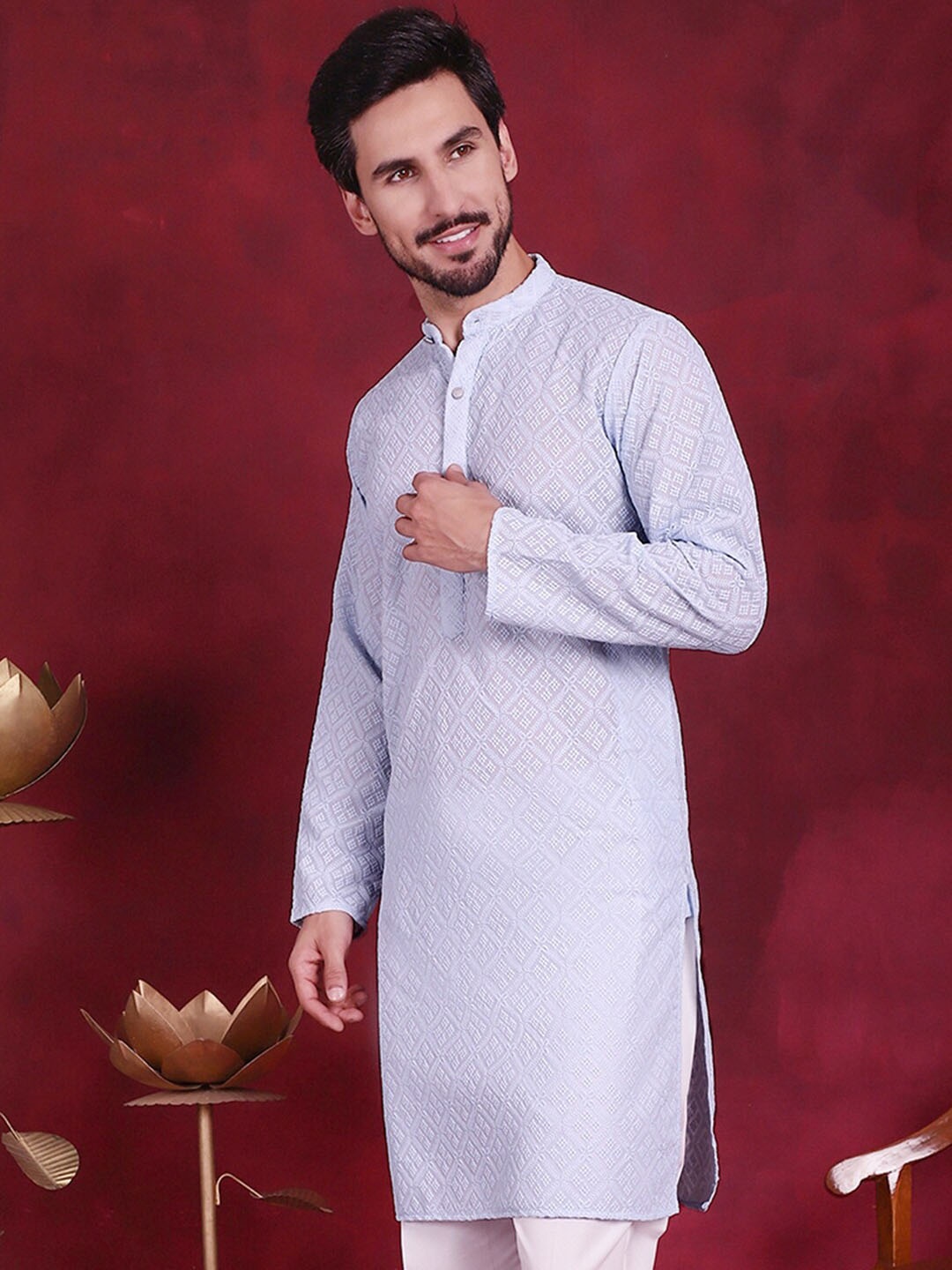 

Jompers Men Turquoise Blue & White Geometric Printed Chikankari Georgette Kurta