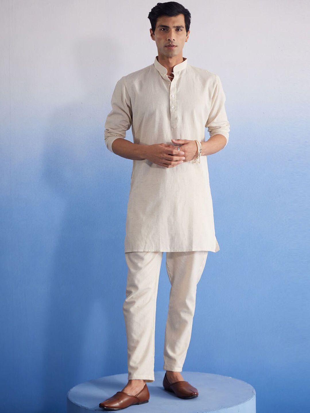 

VASTRAMAY Mandarin Collar Pure Cotton Kurta with Trousers, Cream