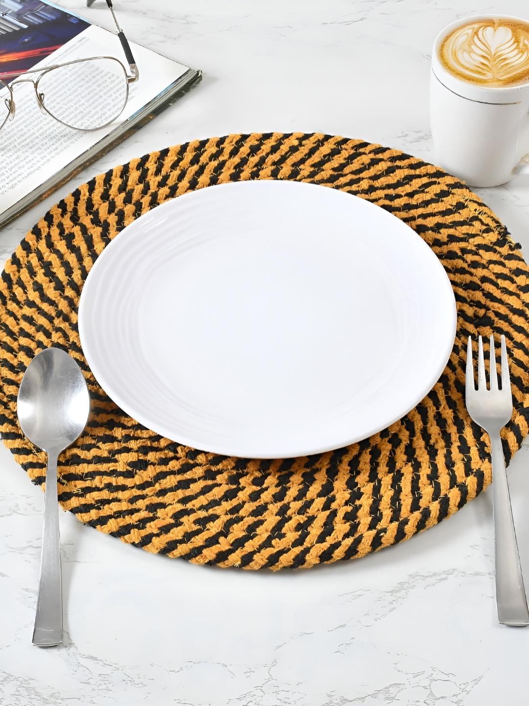 

HOMADORN Yellow & Black 2 Pieces Cotton Round Reversible Table Placemats