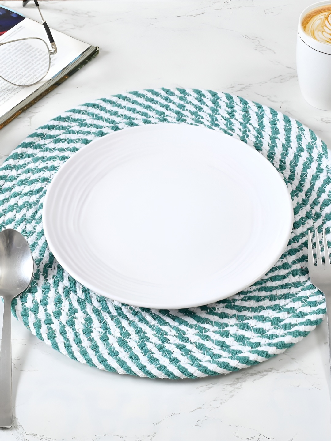 

HOMADORN Teal Blue & White 4 Pieces Cotton Round Reversible Table Placemats