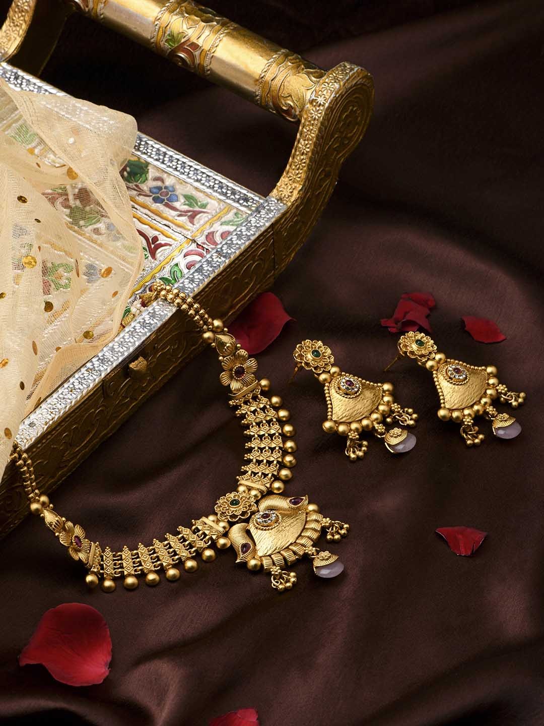 

ASMITTA JEWELLERY Gold-Plated Kundan-Studded & Pearl-Beaded Jewellery Set
