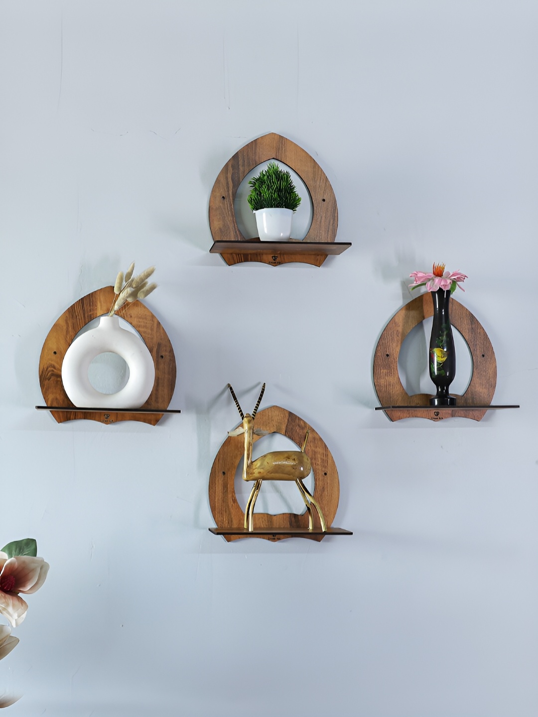 

TEAKWOOD Brown & Black 4 Pieces Printed Wooden Wall Shelf