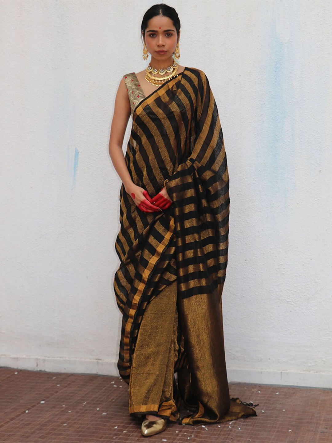 

Chidiyaa Chandni Raatein Striped Zari Linen Saree, Black