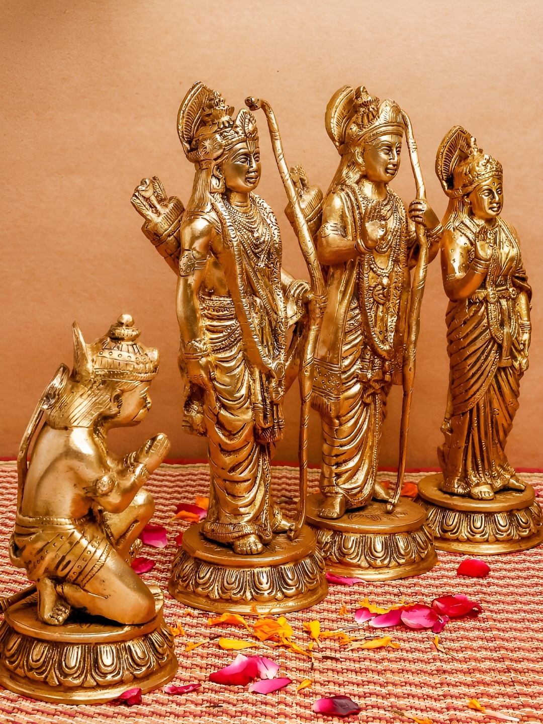 

The Advitya Brass Ram Darbar Idol, Gold