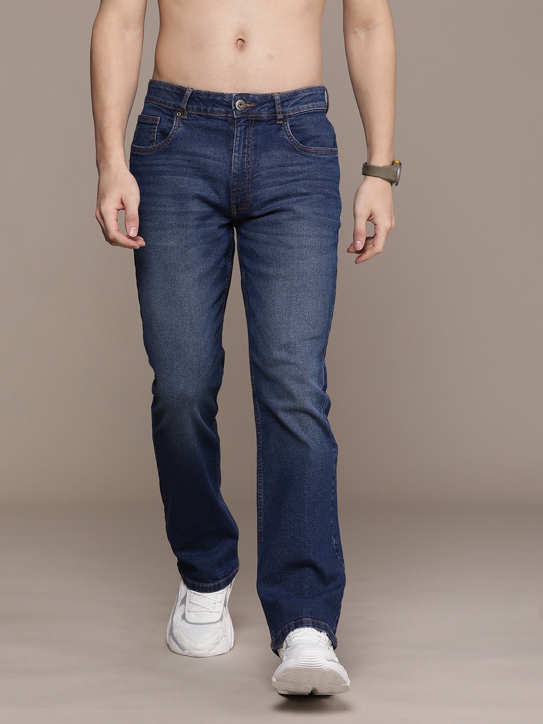 

Roadster Men Relaxed Fit Light Fade Jeans, Blue