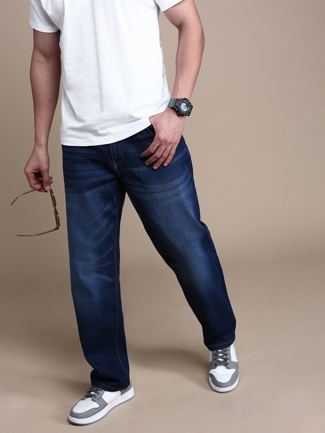 

Roadster Men Straight Fit Light Fade Stretchable Jeans, Blue