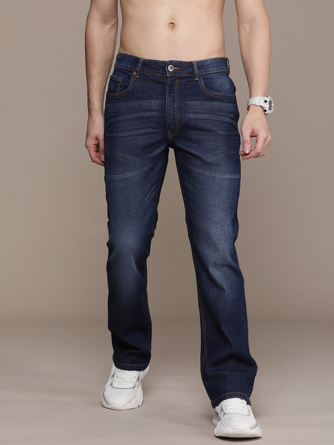 

Roadster Men Relaxed Fit Light Fade Stretchable Jeans, Navy blue