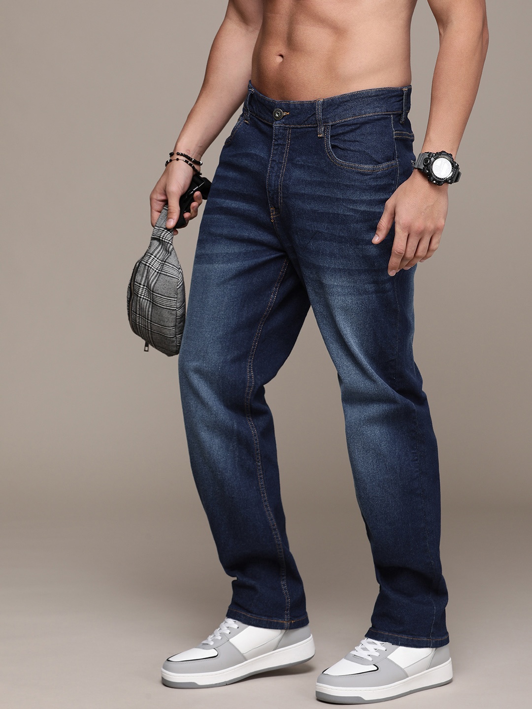 

Roadster Men Straight Fit Light Fade Jeans, Blue