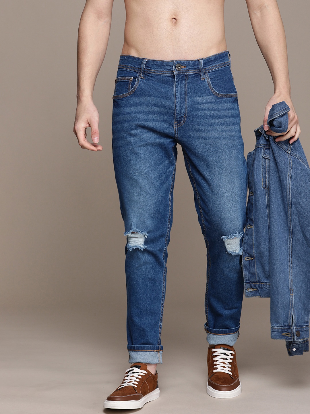 

Roadster Men Regular Fit Mildly Distressed Light Fade Jeans, Navy blue