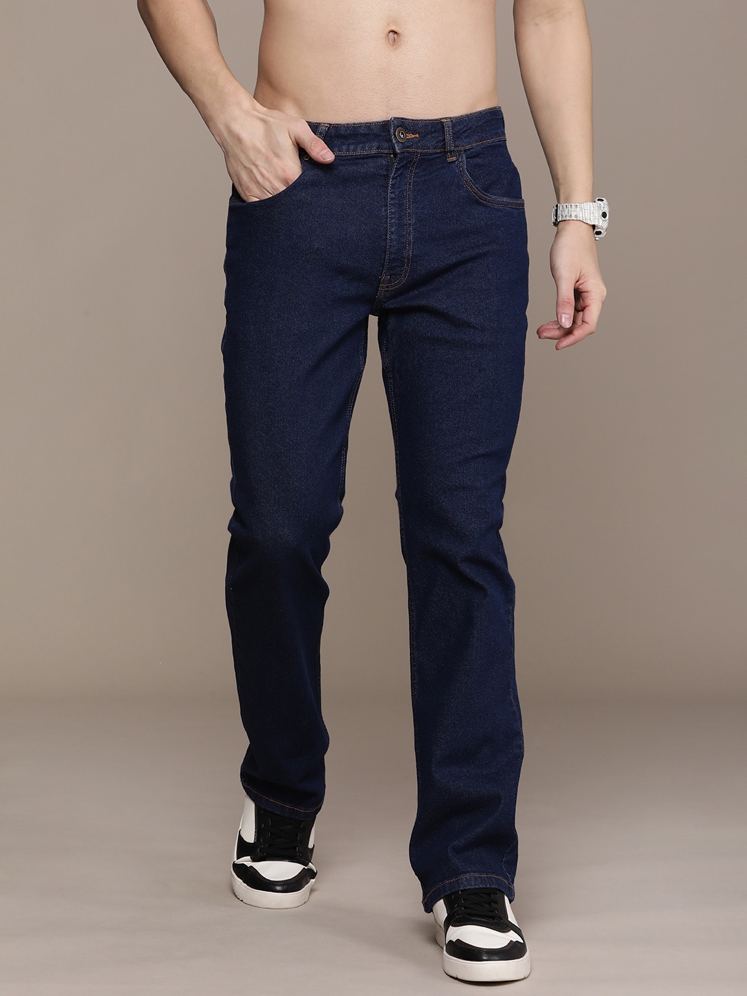 

Roadster Men Solid Bootcut Stretchable Jeans, Navy blue
