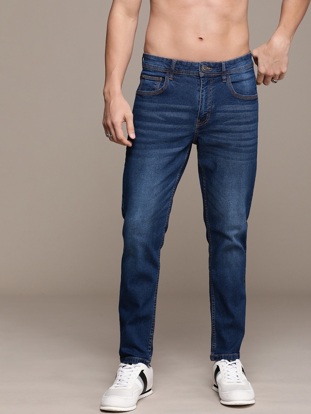 

Roadster Men Tapered Fit Light Fade Jeans, Blue