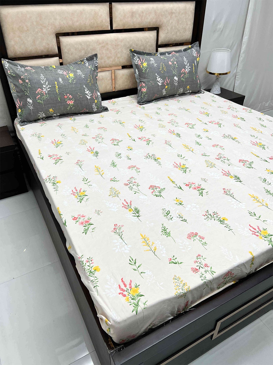 

Pure Decor Cream & Green Floral Printed 300 TC King Bedsheet With 2 Pillow Covers