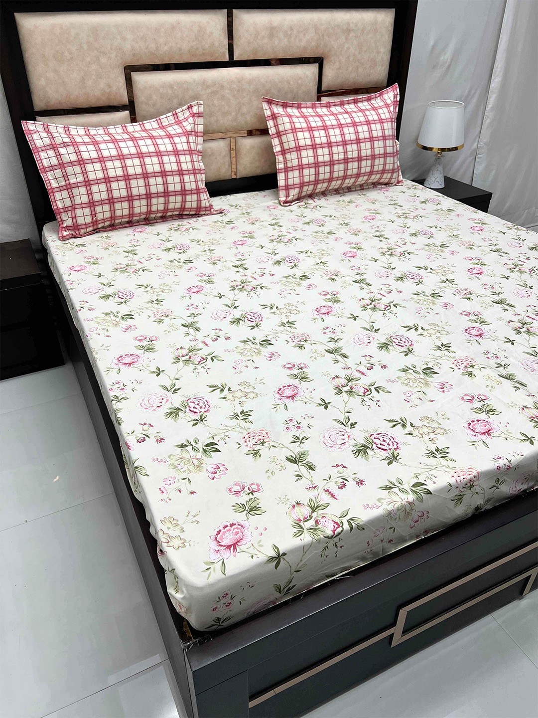 

Pure Decor King Size Double Bed Bedsheet With 2 Pillow Covers 108in X 108in,274cm X 274cms, Off white