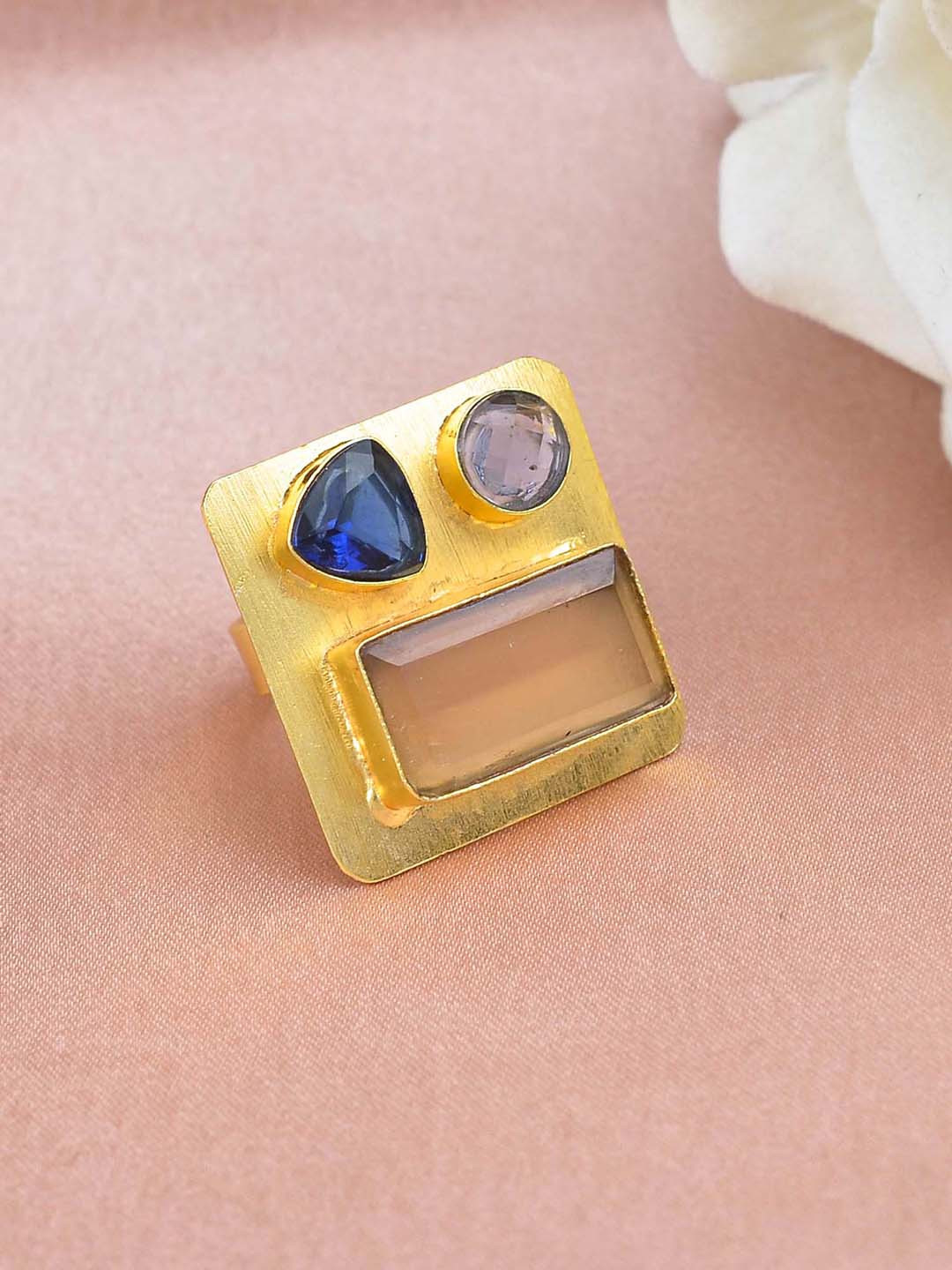 

ZURII Gold-Plated Tri Stone Studded Square Statement Finger Ring