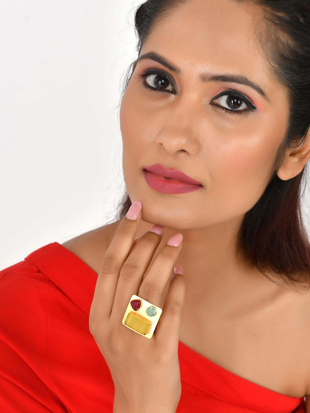 

ZURII Gold-Plated Stone Studded Square Statement Finger Ring