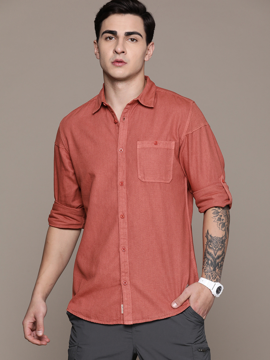 

Roadster Men Solid Regular Fit Casual Shirt, Rust