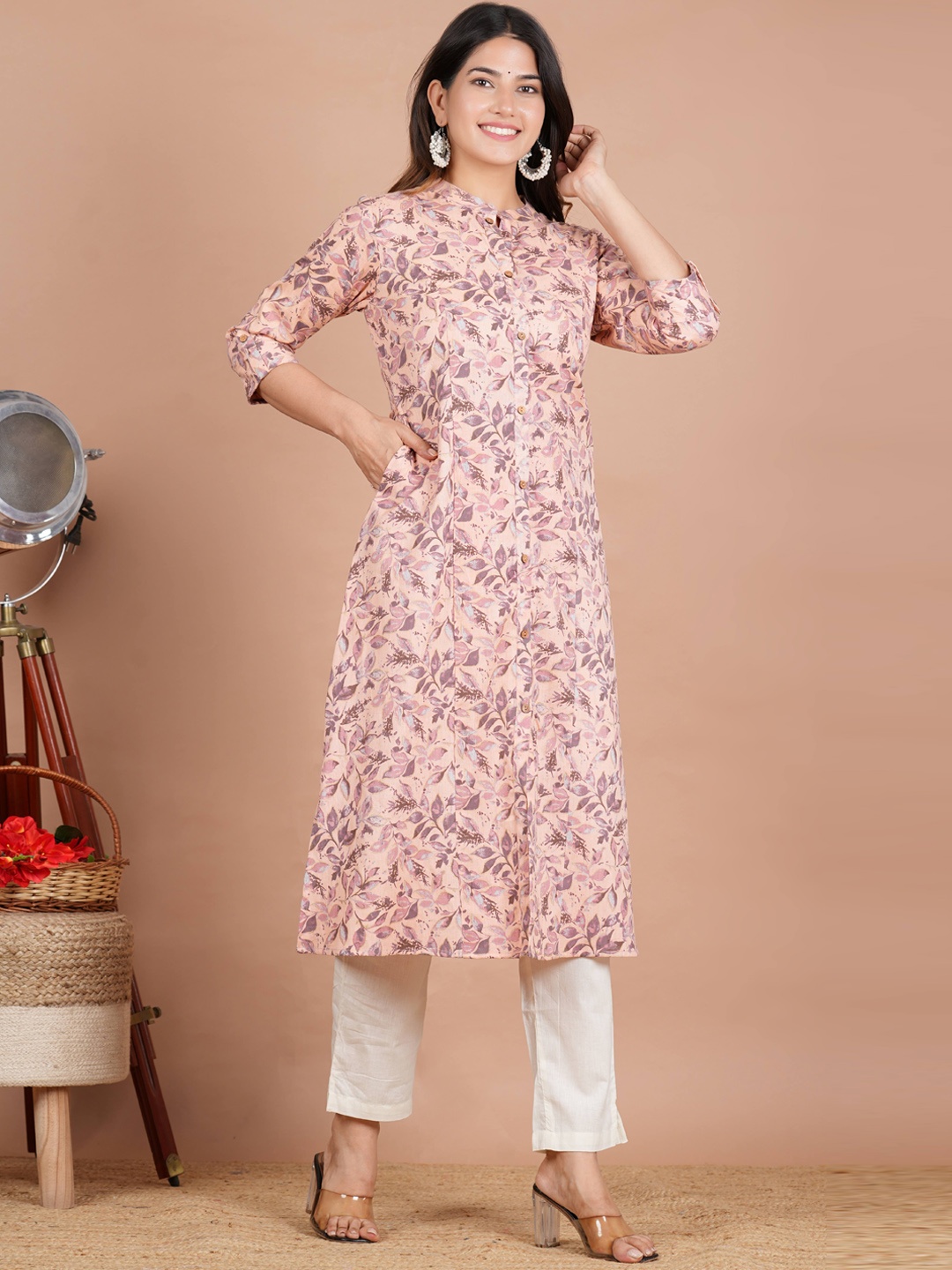 

ZOYOTO Floral Printed Mandarin Collar Roll-Up Sleeves Straight Kurta, Pink
