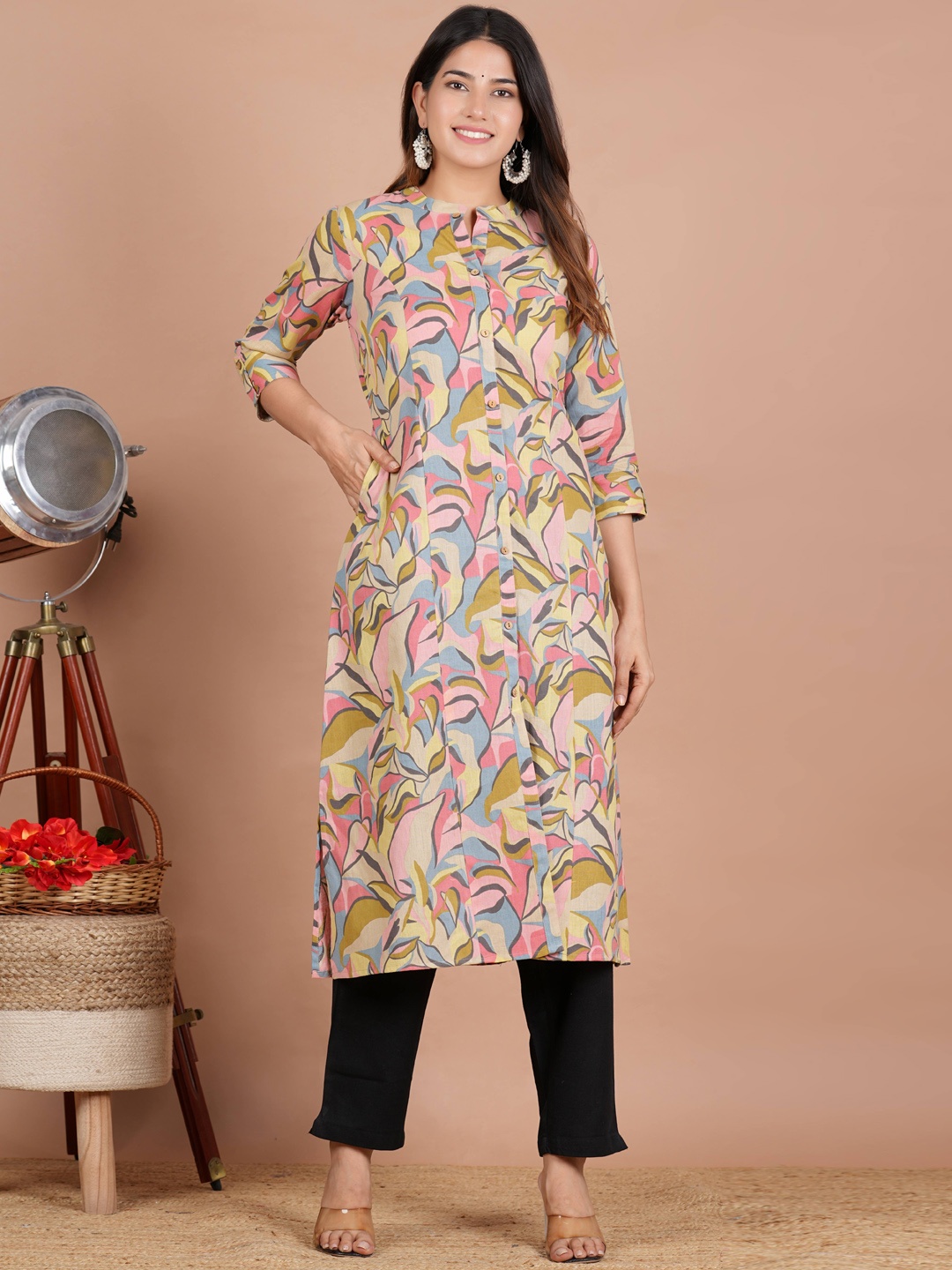 

ZOYOTO Abstract Printed Mandarin Collar Roll-Up Sleeves Straight Kurta, Blue