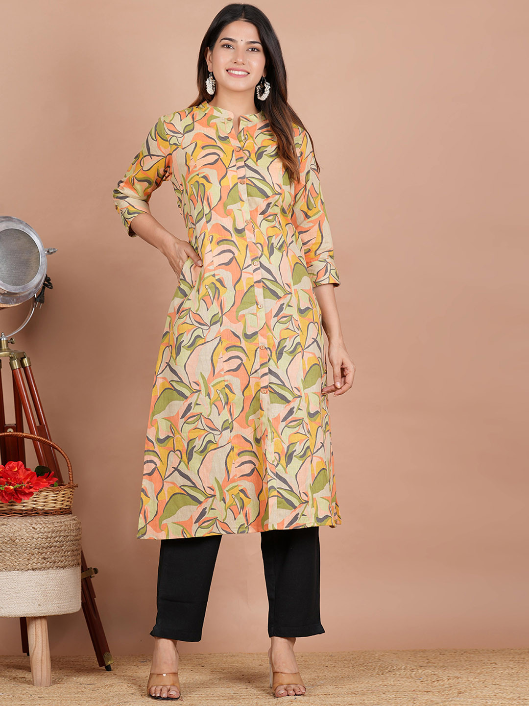 

ZOYOTO Floral Printed Mandarin Collar Linen & Cotton Kurta, Beige