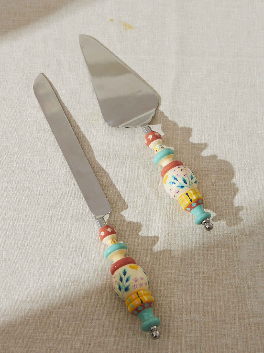 

Chumbak Farmhouse Ivory & Yellow 2 Pieces Stainless Steel Cake Servers 280 Gms, White