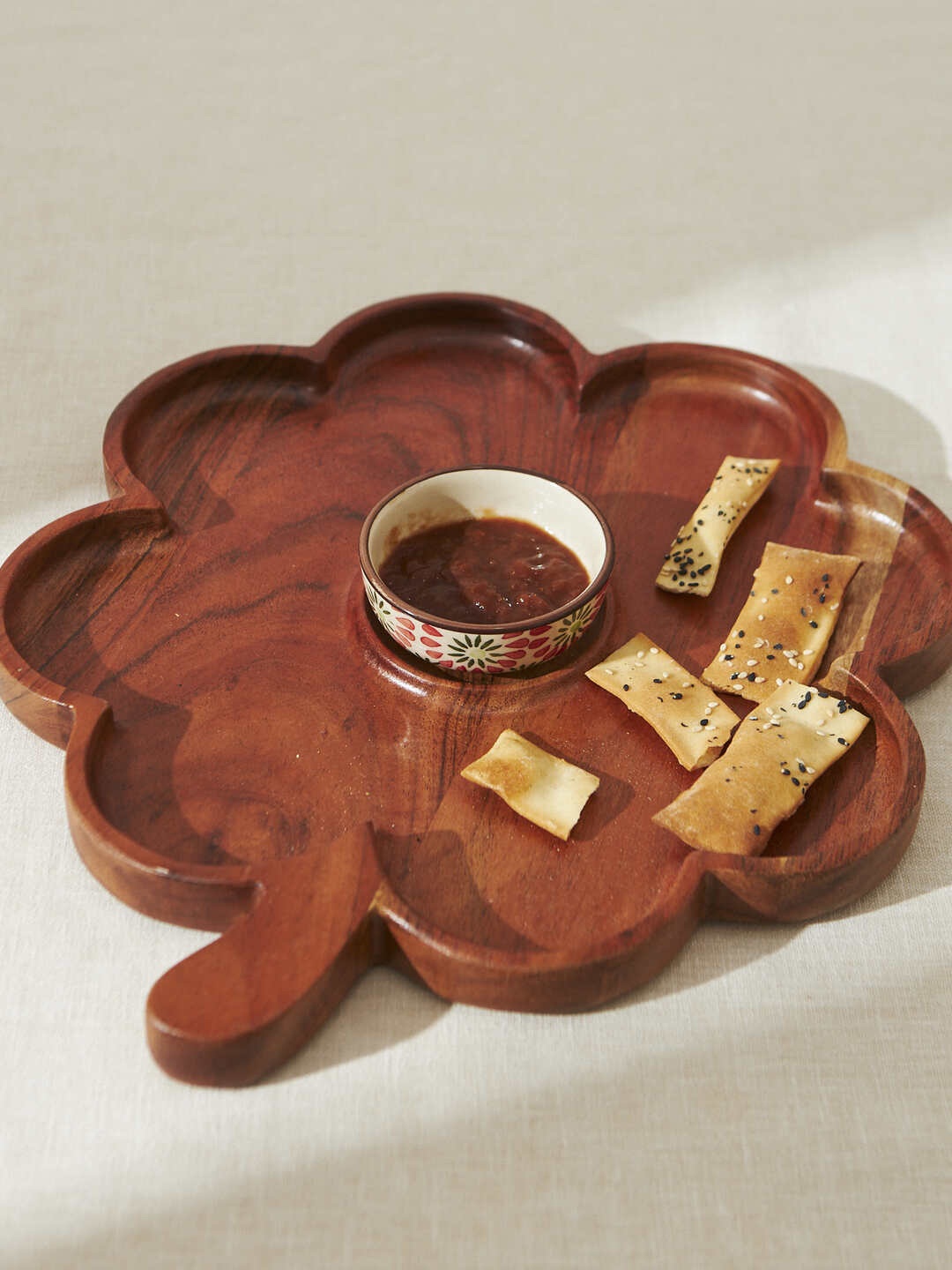

Chumbak Flower Chip Brown Wooden Dip Platter