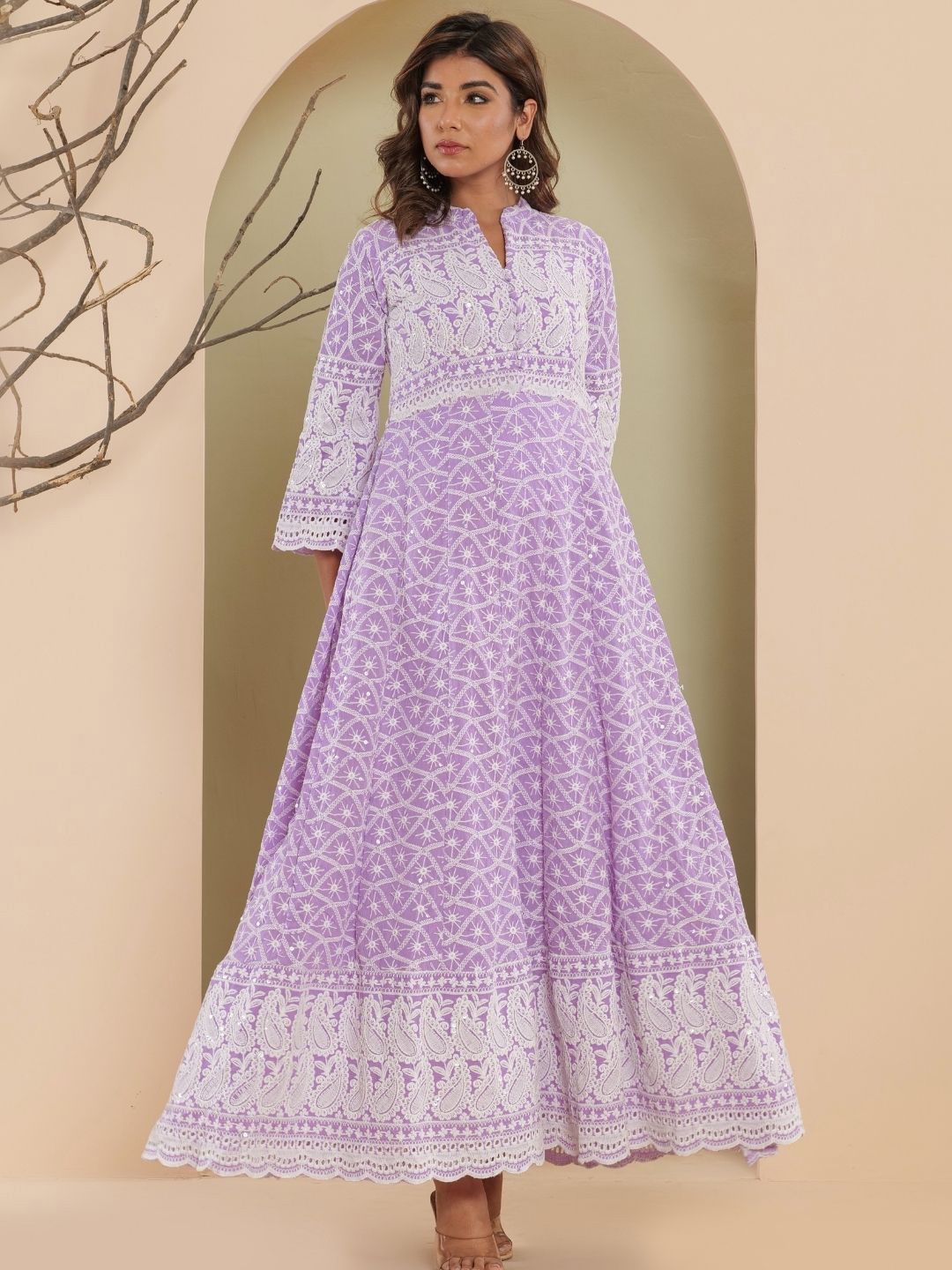 

HOUSE OF JAMOTI Paisley Embroidered Chikankari Pure Cotton Kurta With Trousers, Lavender