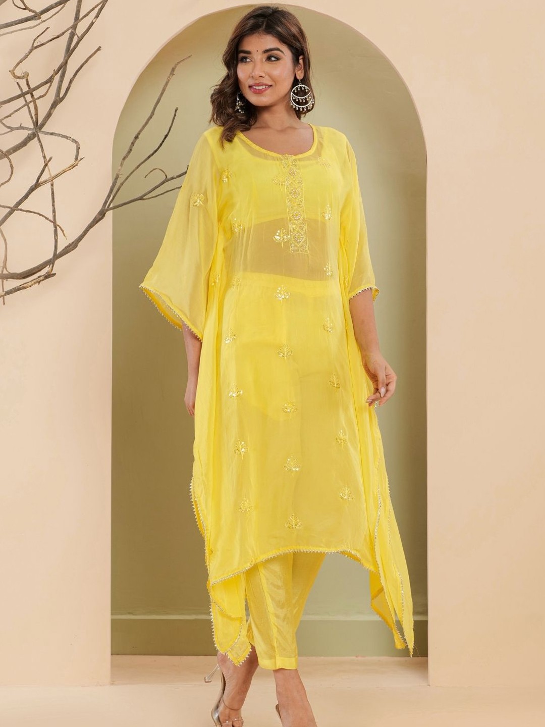 

HOUSE OF JAMOTI Floral Embroidered Regular Thread Work Kaftan Kurta with Trousers, Yellow