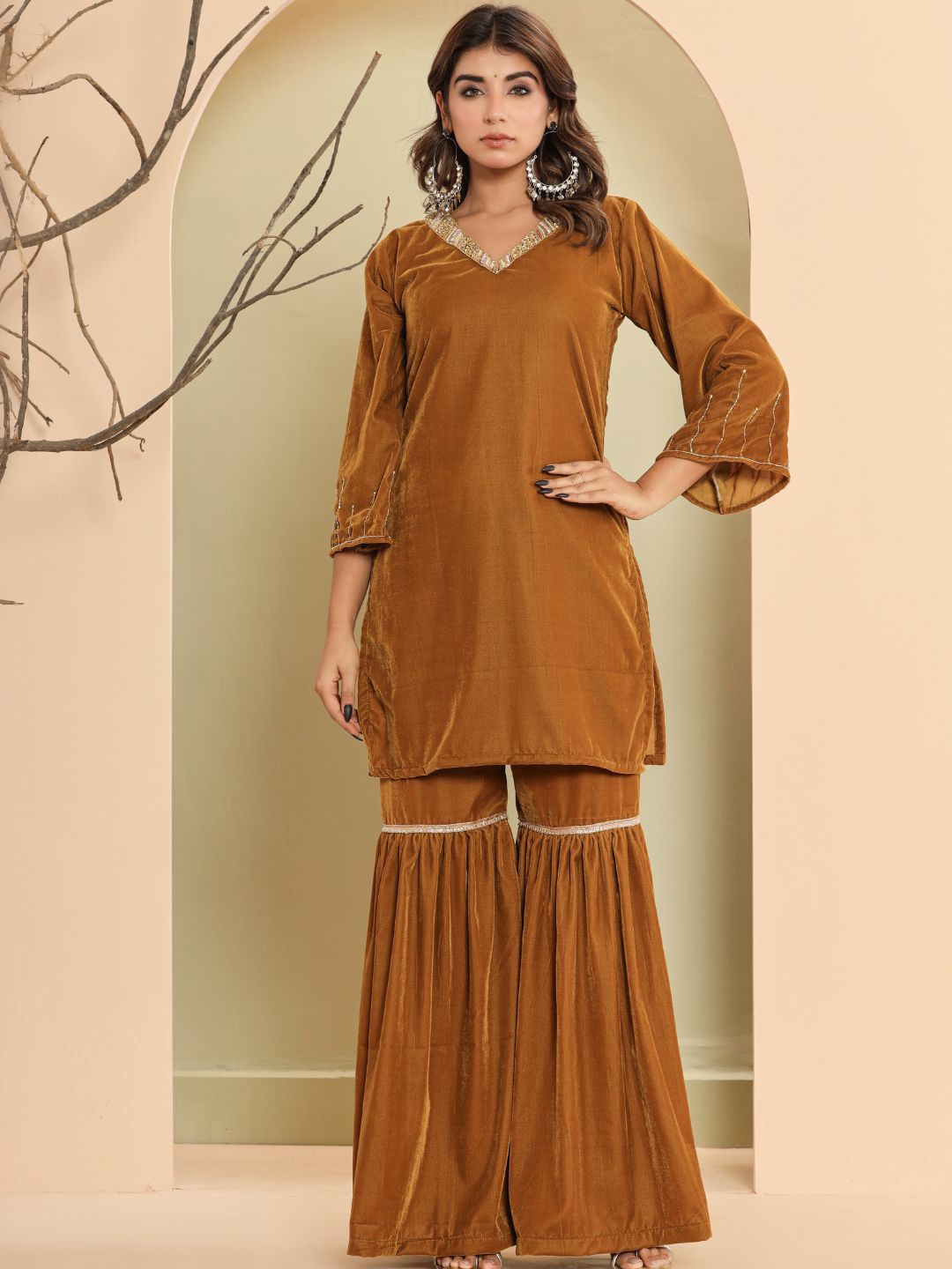 

HOUSE OF JAMOTI Regular Beads and Stones Velvet Kurti with Sharara & With Dupatta, Copper