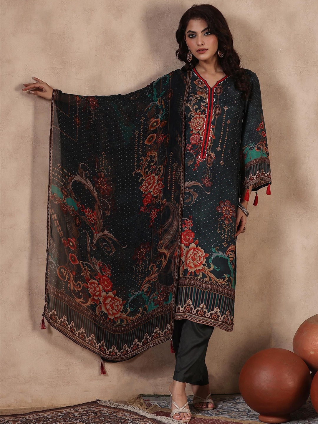 

SCAKHI Ethnic Motifs Printed Pakistani Style Kurta With Trousers & Dupatta, Green
