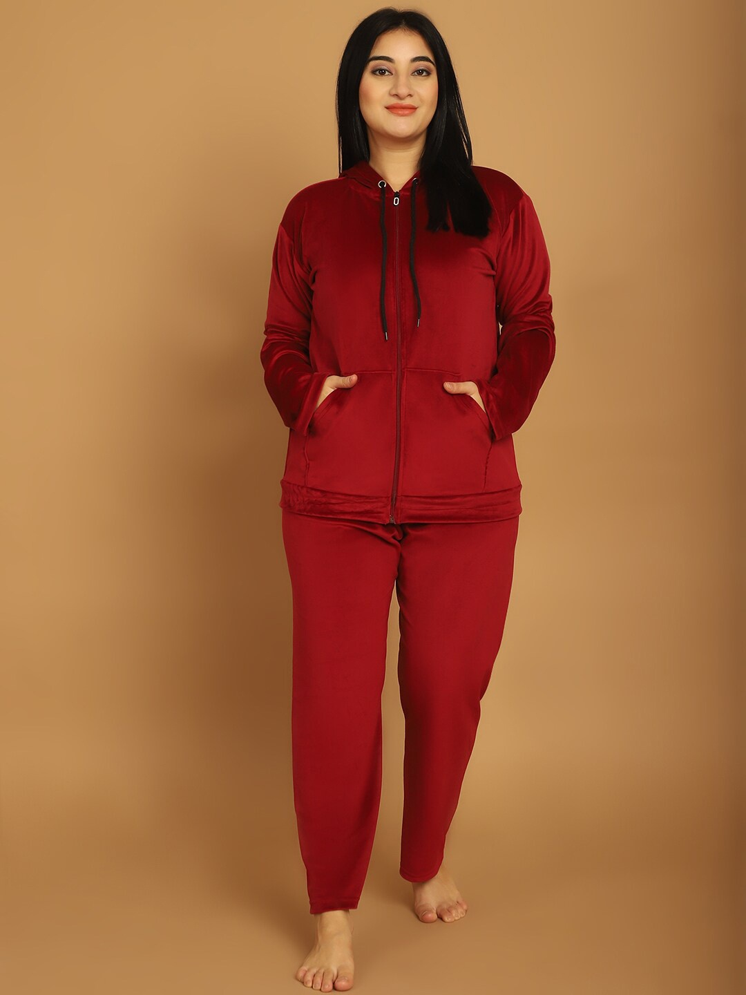 

TAG 7 Hooded Neck Long Sleeve Velvet Sweatshirt With Pyjamas, Maroon