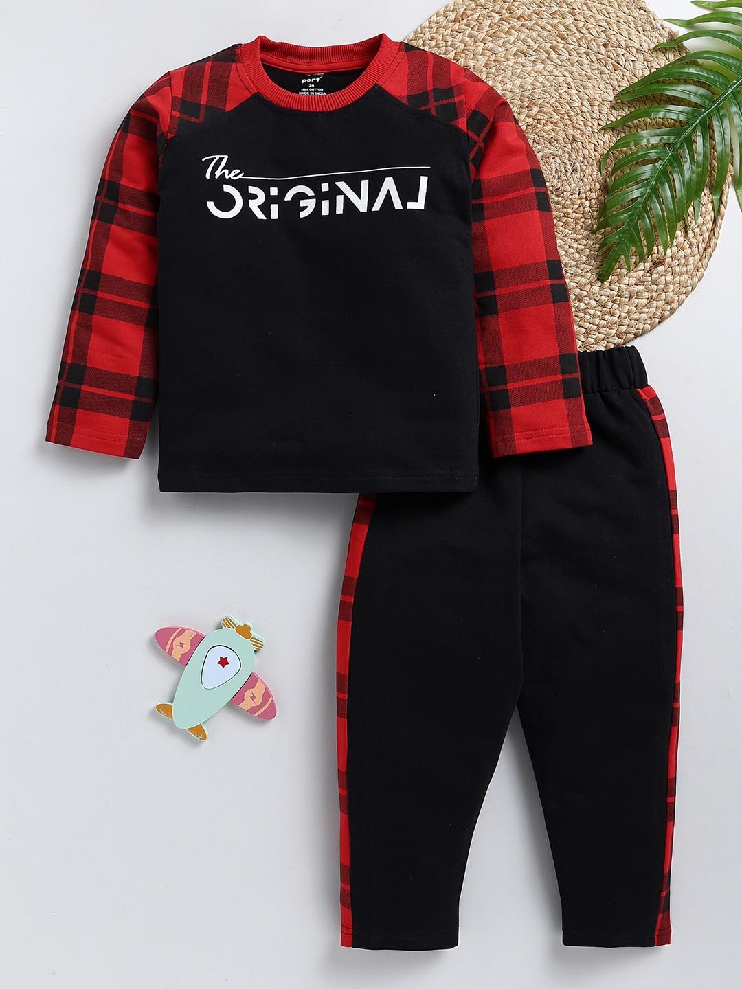 

Toonyport Boys Printed Pure Cotton T-shirt With Trousers, Black