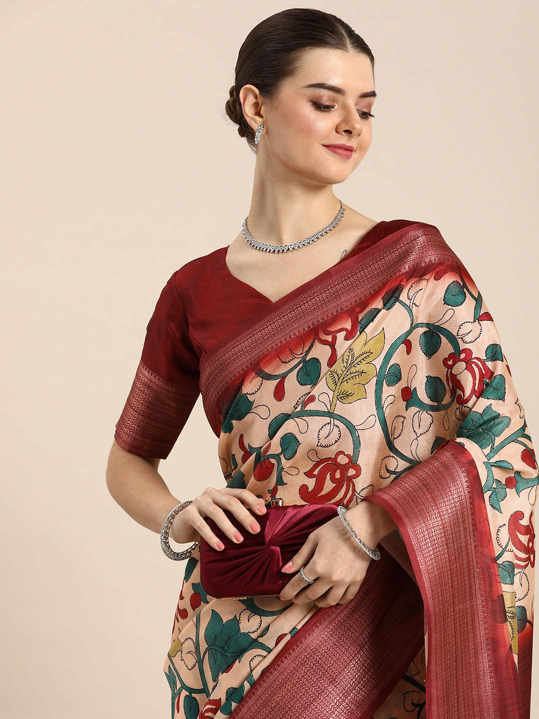 

LOOKNBOOK ART Floral Printed Zari Saree, Maroon