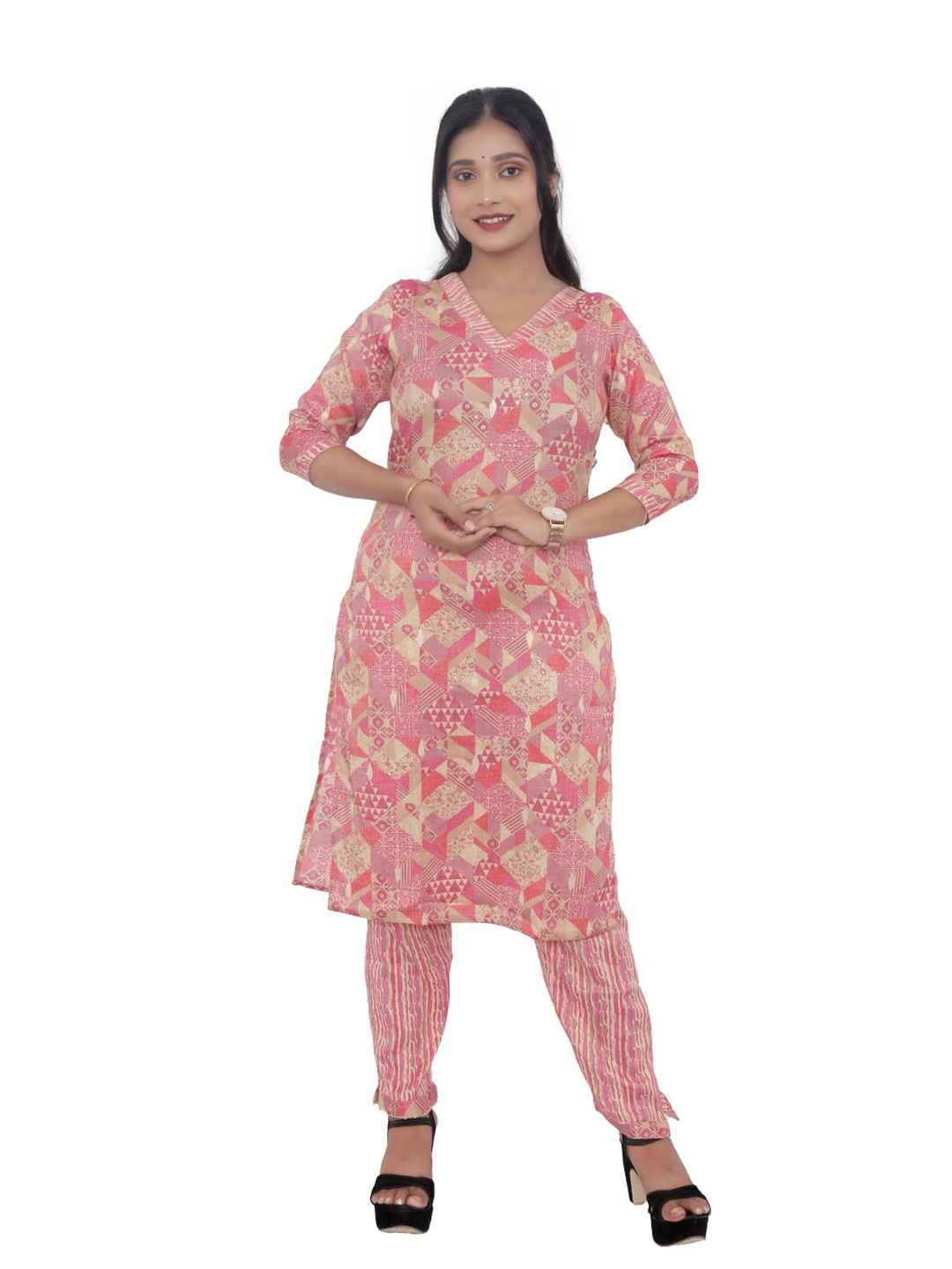 

PUSHKARA Printed V-Neck Ethnic Kurta, Pink