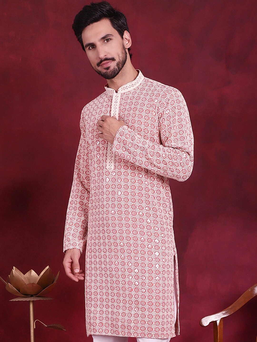 

Anouk Peach-Coloured & Off White Geometric Embroidered Sequinned Straight Kurta