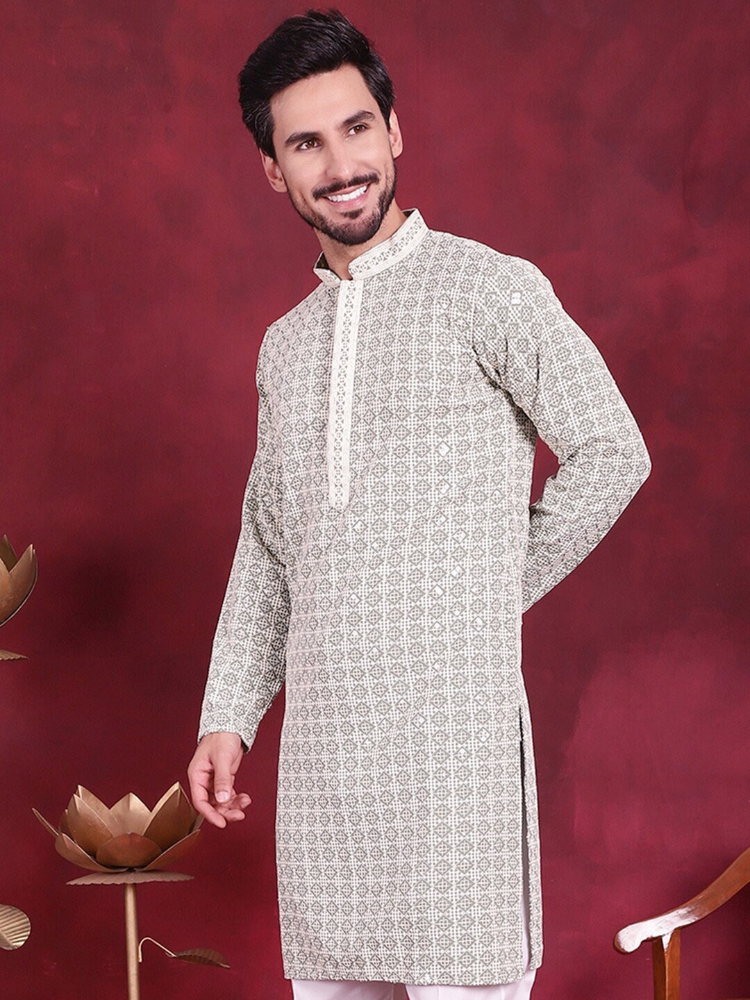 

Anouk Olive Green & Off White Geometric Embroidered Sequinned Straight Kurta