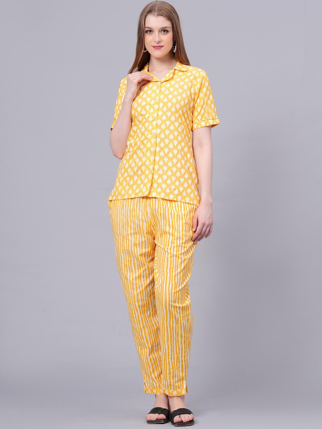 

KALINI Ethnic Motifs Printed Lapel Collar Pure Cotton Night Suit, Yellow