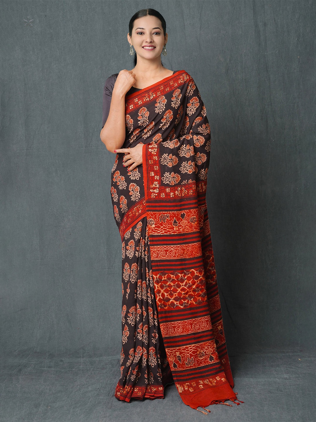 

Unnati Silks Floral Ajrak Block Printed Chanderi Saree, Black