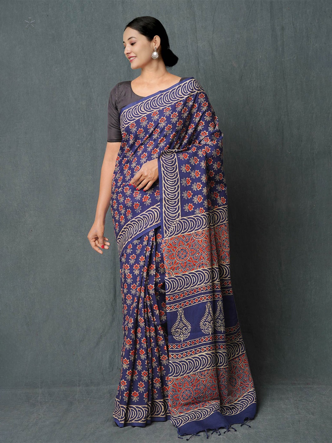 

Unnati Silks Batik Printed Chanderi Saree, Navy blue