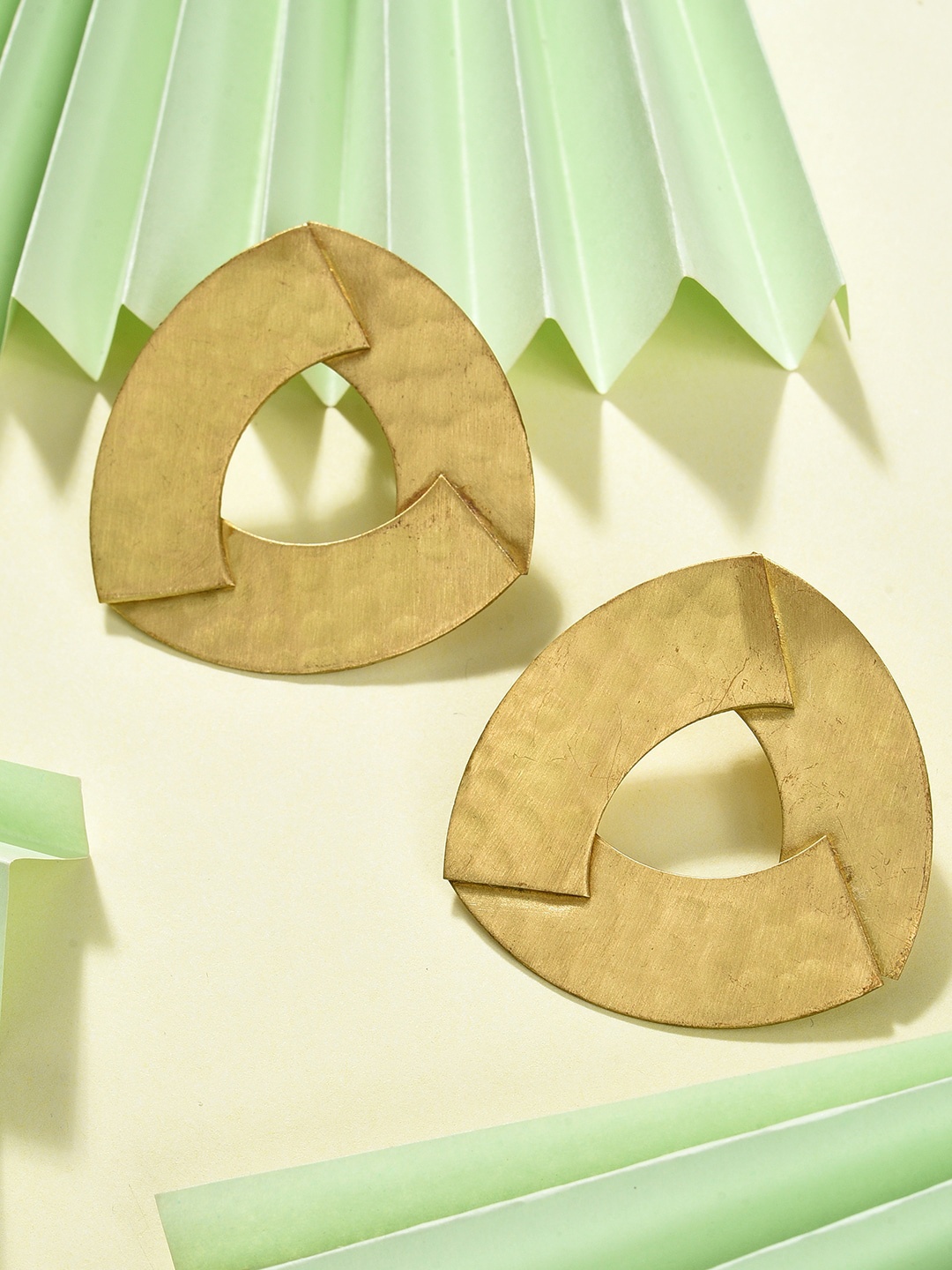 

DressBerry Gold-Plated Contemporary Studs Earrings