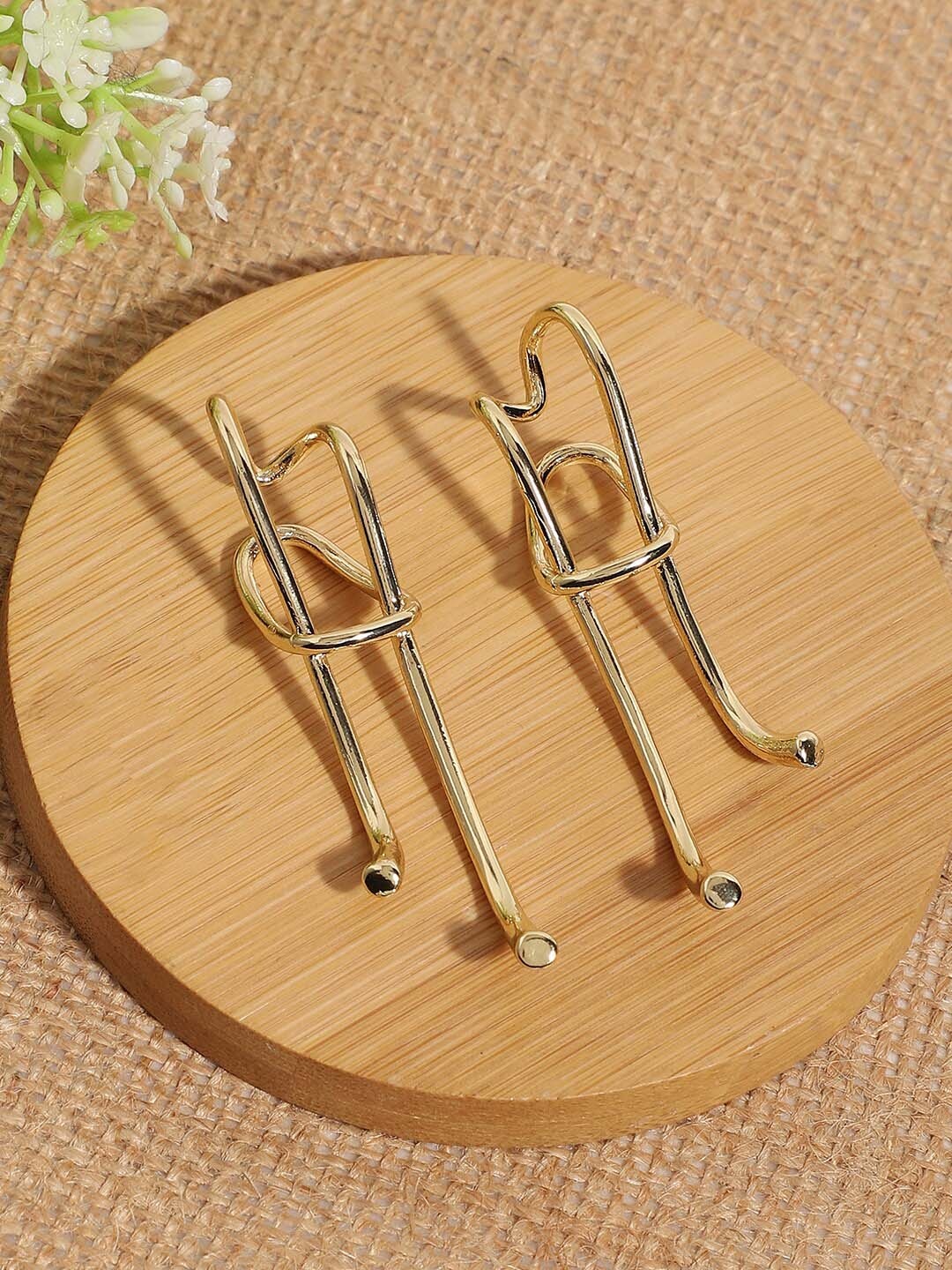 

DressBerry Gold-Plated Drop Earrings