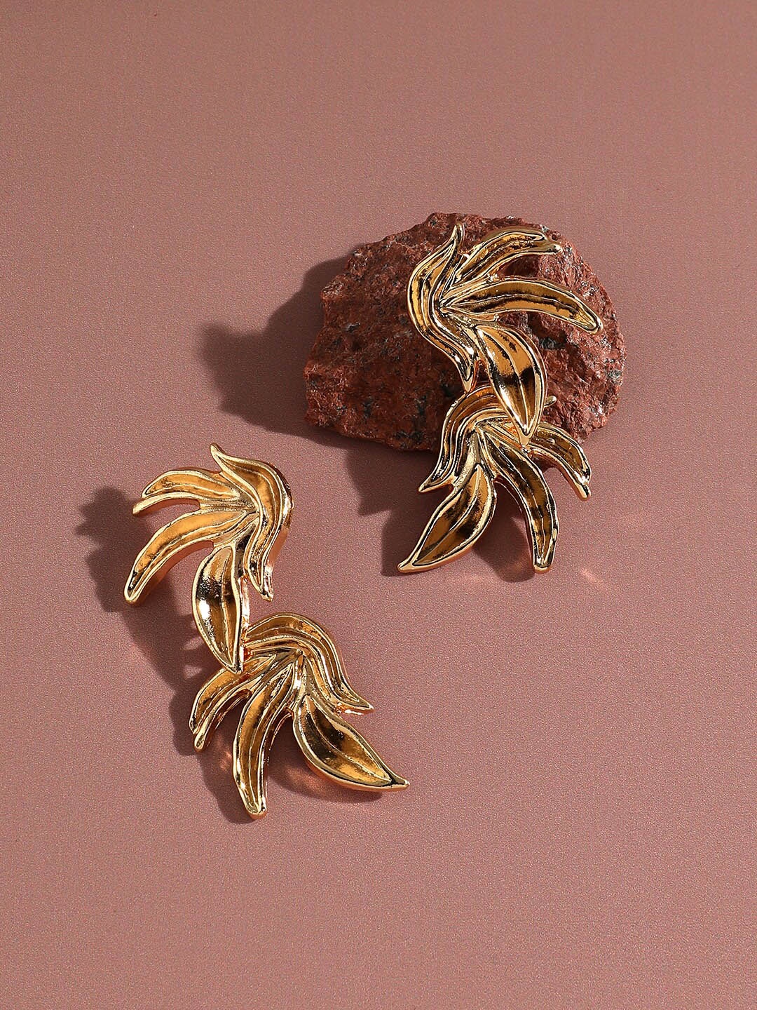 

DressBerry Gold-Plated Leaf Shaped Drop Earrings